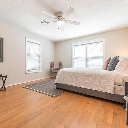Escape To A Restored 1920S East Waco Bungalow Екстер'єр фото