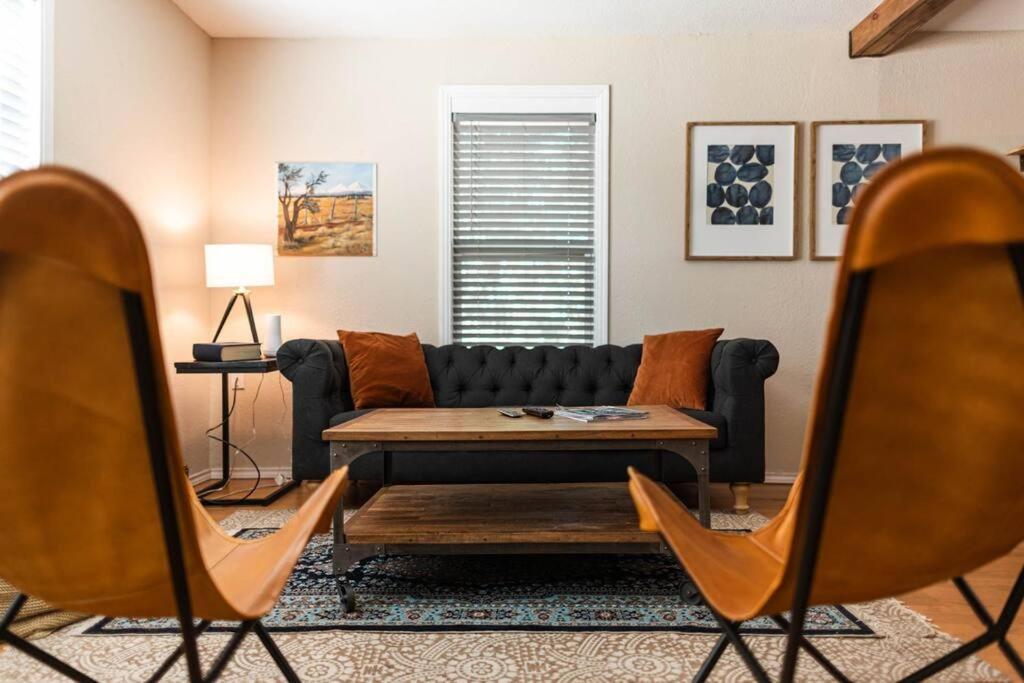 Escape To A Restored 1920S East Waco Bungalow Екстер'єр фото